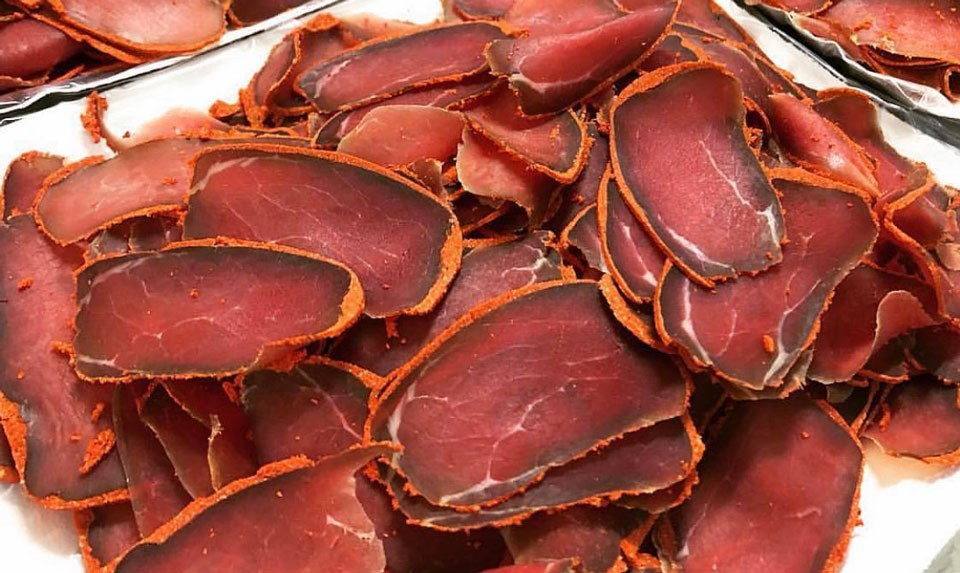 Deli-sliced bastorma